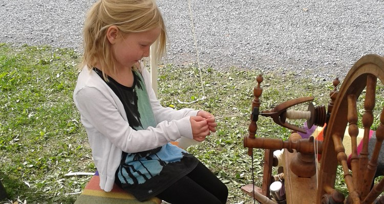Slöjd för barn och unga vuxna